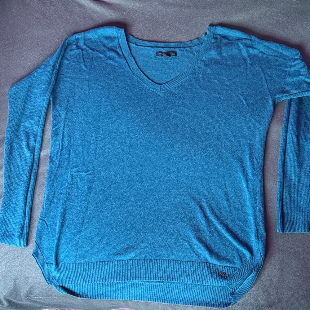 American Eagle Outfitters Teal V-Neck Sweater, size Medium
